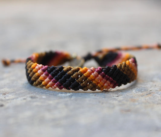 Pacifico Knitted Bracelet / Mocca